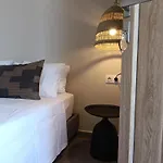 Petra Apartahotel Finikas (Syros)