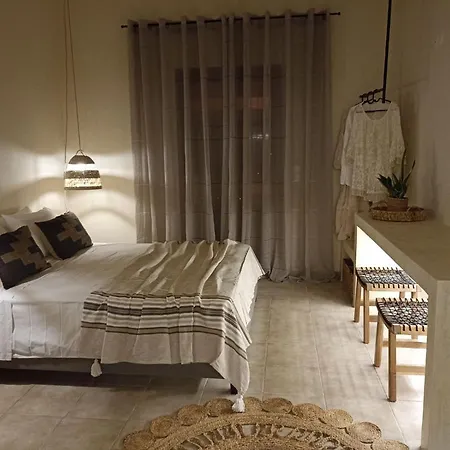 Petra 3* Finikas (Syros)