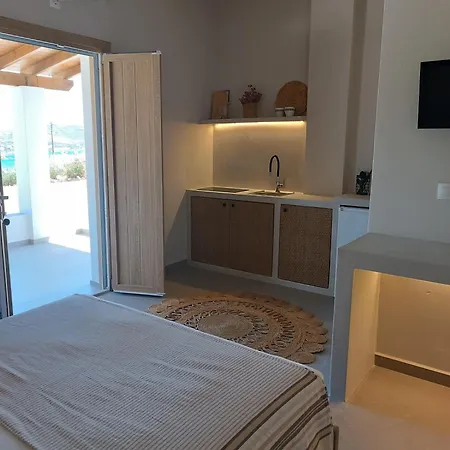 Apartahotel Petra Finikas (Syros)