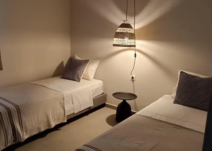 Petra Финикас