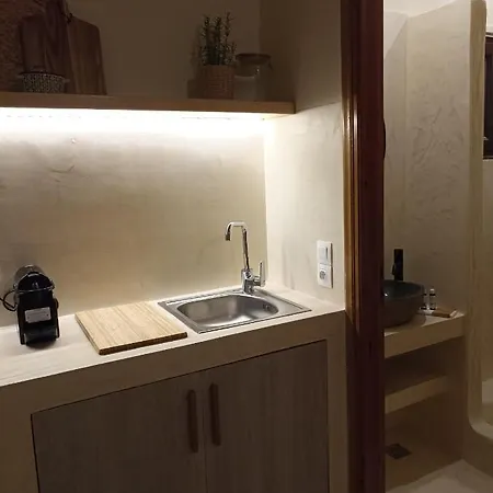 Petra Aparthotel Finikas (Syros)