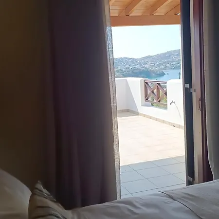 Ξενοδοχείο με διαμερίσματα Petra Φοίνικας