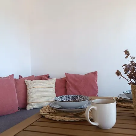 Petra 3* Finikas (Syros)